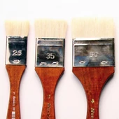 Oszlató és lakkozó ecsetek
